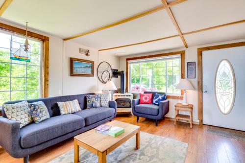 Happy Camp Beachfront Cabin – Photos 5