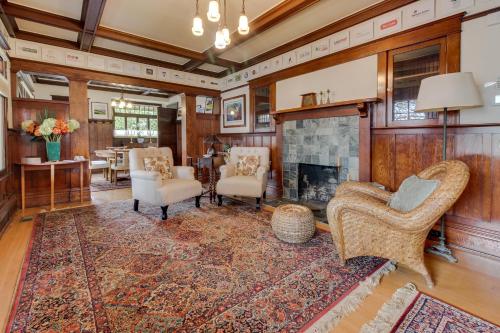 Gallery image of 726 Fourth Historic Wortman House in McMinnville