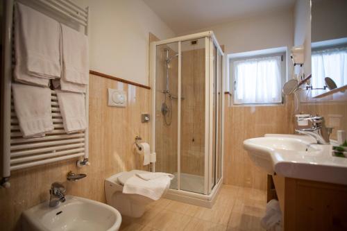 Ванная комната в Hotel Chalet all'Imperatore