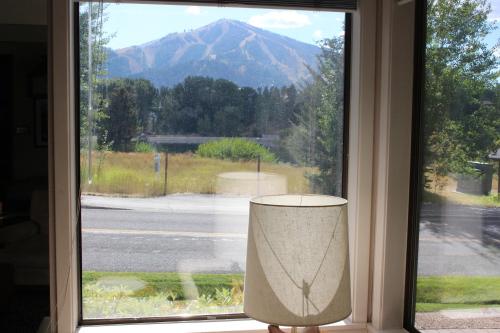 Baldy View Villager – Photos 3