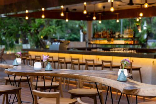 FCC Angkor by Avaniにあるレストランまたは飲食店