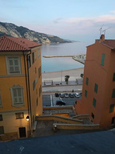 JOLI STUDIO VUE MER, VIEILLE VILLE MENTON