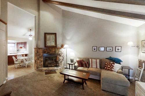 Χώρος καθιστικού στο Aspenwood 4262