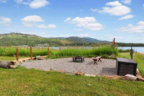 Conrad Vista Waterfront Home – Photos 3