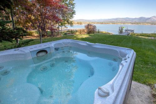 Oden Bay Log Home – Photos 3