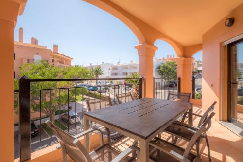 Luz casas- BayLuz apart,pool,beach, tennis, wifi,aircon
