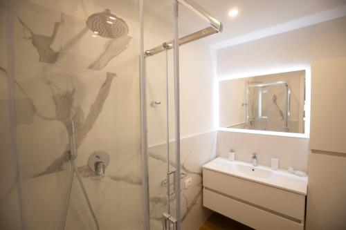 A bathroom at Center Loft Apartment