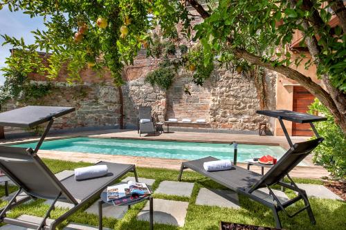 Bazén v ubytování Il Cortile di San Michele nebo v jeho okolí