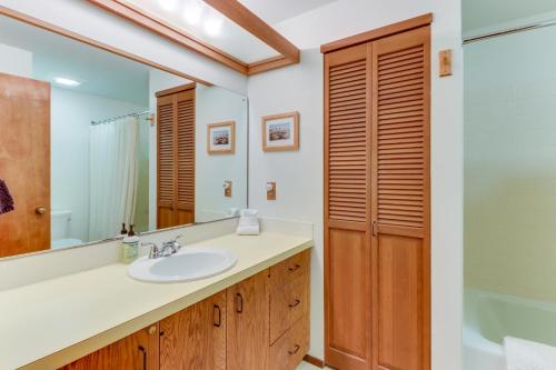 Ένα μπάνιο στο Sleeping Raven Woodland Retreat