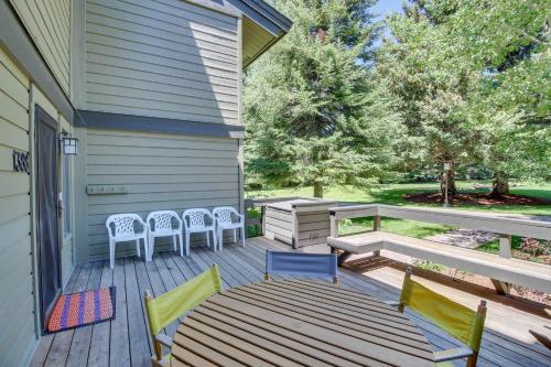 a deck with chairs and a table and chairs at Dollar Meadows 1388 in Sun Valley