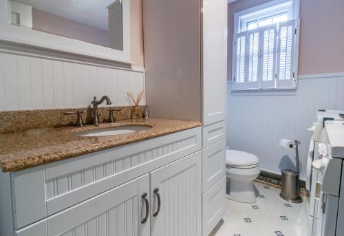 A bathroom at Island Sanctuary