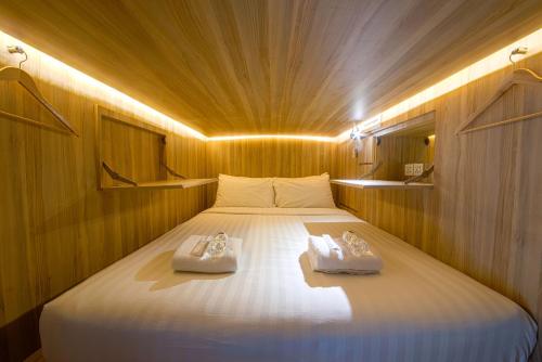 CUBE Boutique Capsule Hotel at Chinatown