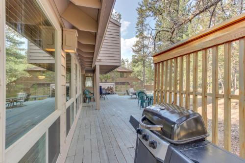 a grill on a porch of a house at 10 Yellow Rail in Sunriver