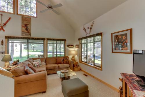 Circle 4 Ranch 31 | Discover Sunriver – Photos 5
