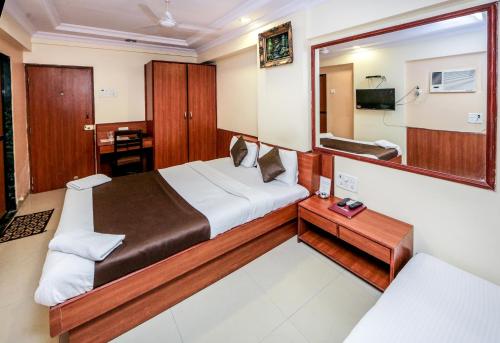 Gallery image of Lucky Hotel Goregaon in Mumbai