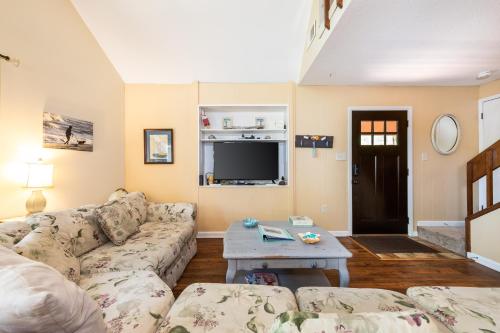Serenity on Aurora Ct. – Photos 4