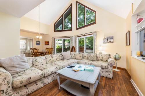 Serenity on Aurora Ct. – Photos 3