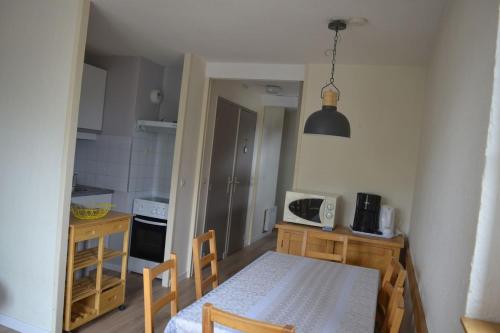 Kuchyň nebo kuchyňský kout v ubytování Appartement pied des pistes 4 à 6 pers - Les Deux-Alpes