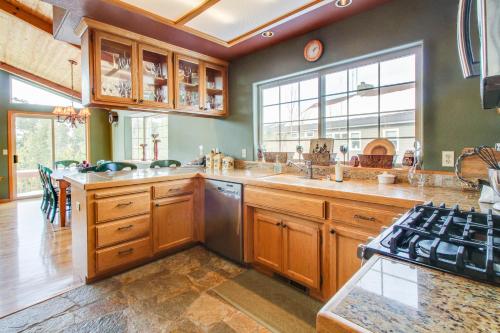 Hillside View Home – Photos 3