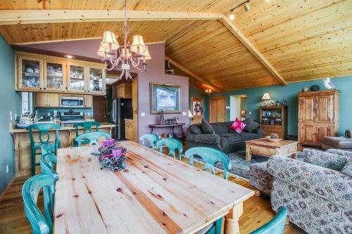 Hillside View Home – Photos 2