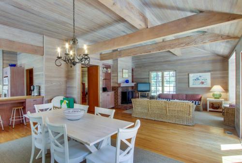 The Clay Miller House – Photos 2