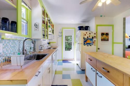 Una cocina o cocineta en Sunset Meadows