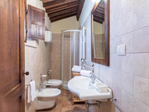 Koupelna v ubytování Agriturismo Baccoleno