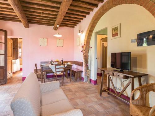TV a/nebo společenská místnost v ubytování Agriturismo Baccoleno