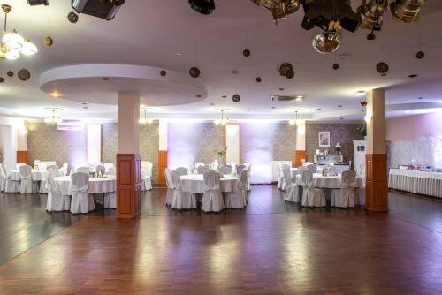Restaurace v ubytování First Hotel