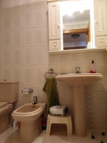 A bathroom at Apartamento Calp Place wifi fibra