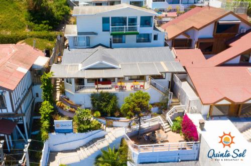 an aerial view of a house in a city at Quinto Sol B&B in Viña del Mar