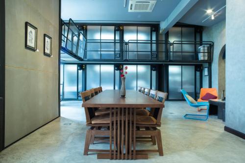 Gallery image of Third Rock Hostel in Bangkok