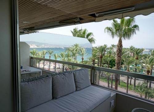 Blvd De La Croisette 82A, Cannes, La Réale