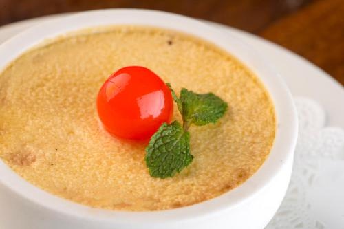 ホテルの敷地内または近くでの食事または食べ物