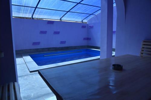 Kolam renang di atau dekat dengan Urartu Complex