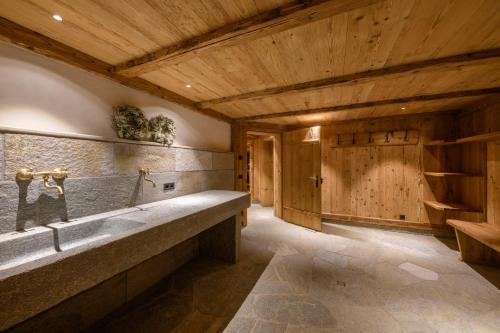Kylpyhuone majoituspaikassa Chalet Berghaus Gauertal