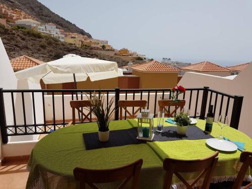 Villa Roque del Conde with fantastic sea view, terrace, pool, Wifi, SAT-TV, garage