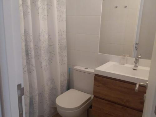 Ένα μπάνιο στο Departamento en primera línea, Papudo Laguna