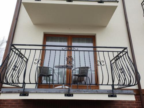 Balkón nebo terasa v ubytování Dom Jastrzębia z basenem i jacuzzi