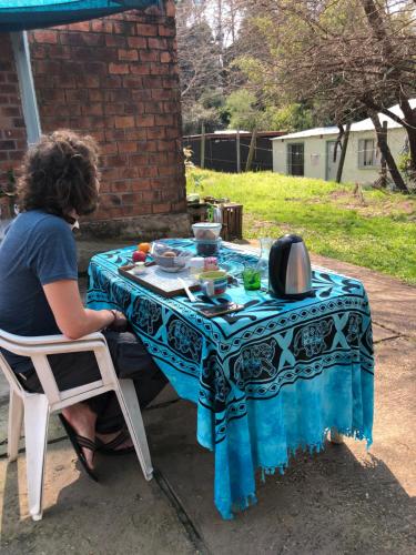 Utensilios para hacer té y café en Casita del parque