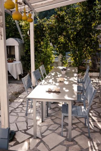 Galería fotográfica de Anthos Apartments en Limenas