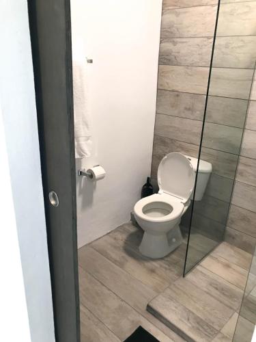 Um banheiro em Doña Clara vacation apartments