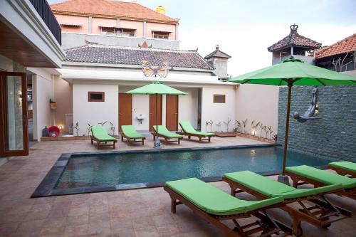 Πισίνα στο ή κοντά στο Pineapple Villa Sanur