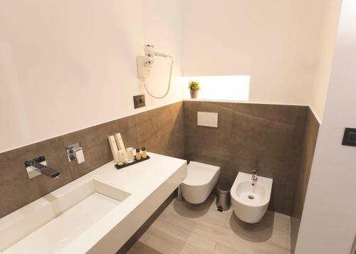 Ένα μπάνιο στο Thalya Luxury Rooms