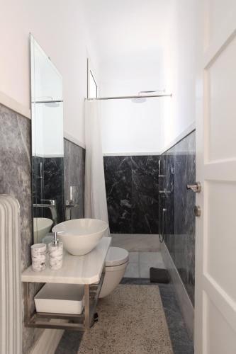 Plaka Two-Storey Penhouse with Acropolis Views PL6