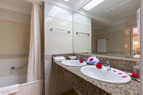 Ванная комната в Playabachata Spa Resort