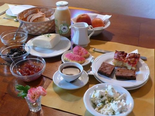 Еда / где поесть недалеко от фермерского дома