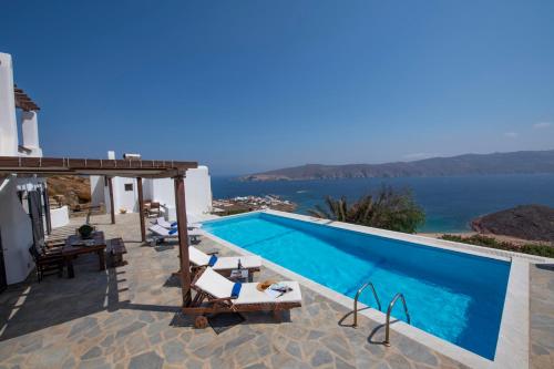 Πισίνα στο ή κοντά στο Siourdas Mykonos Villas