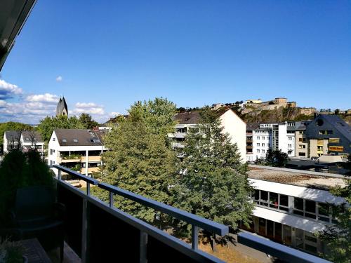 - Balcón con vistas a la ciudad en LUXURIÖSE FERIENWOHNUNG CONFLUENTIA IN DER KOBLENZER ALTSTADT, en Coblenza