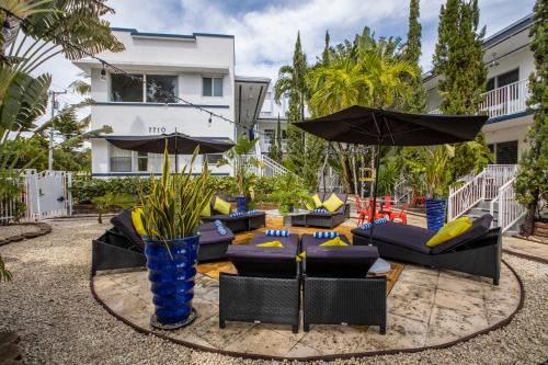 Κήπος έξω από το Beachside All Suites Hotel